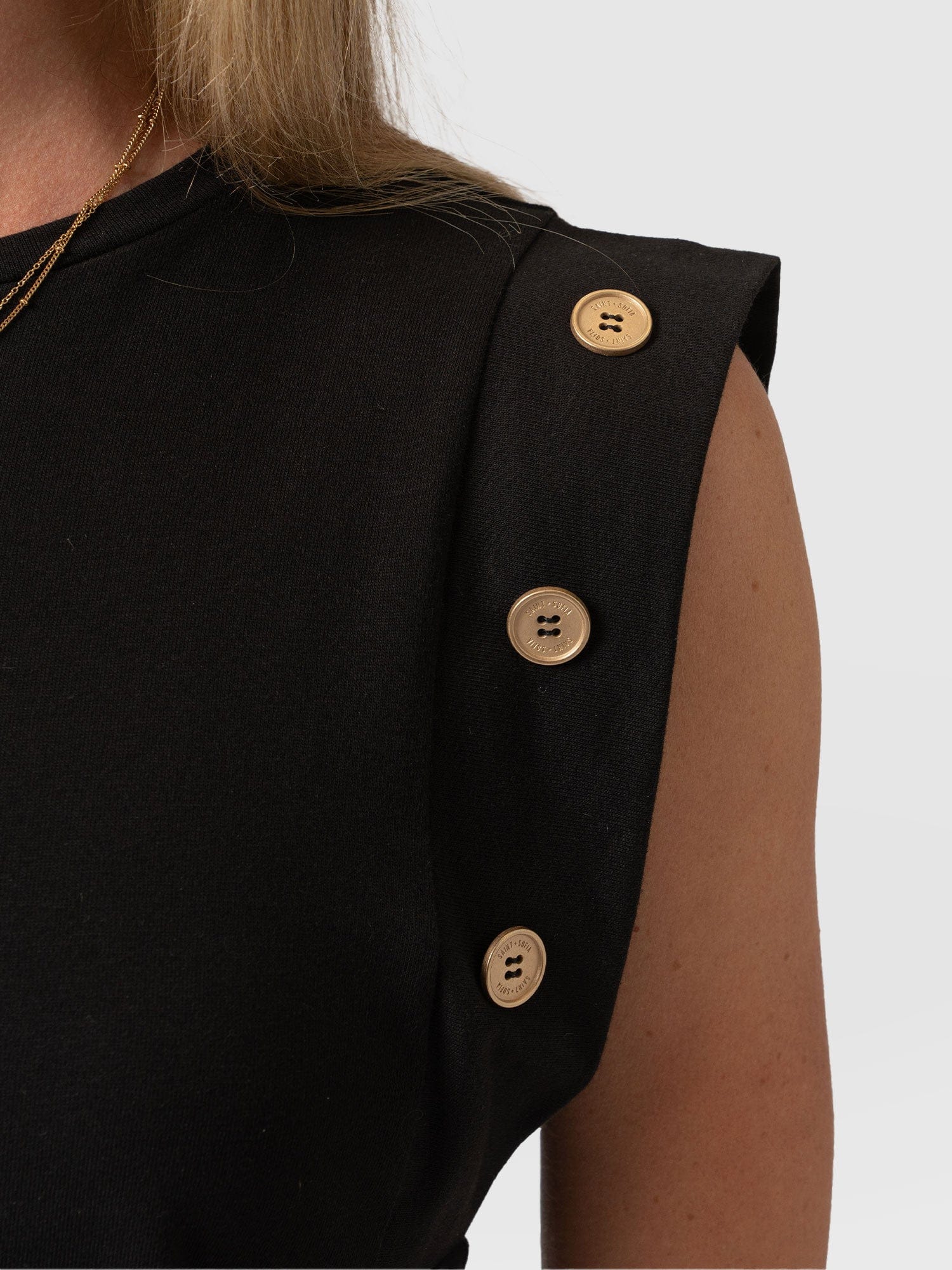 Rowan Tee Black - Women's T-Shirts | Saint + Sofia® EU